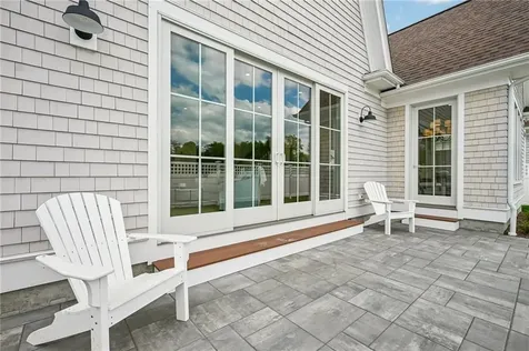 16 Lookout Lane Portsmouth RI 02871