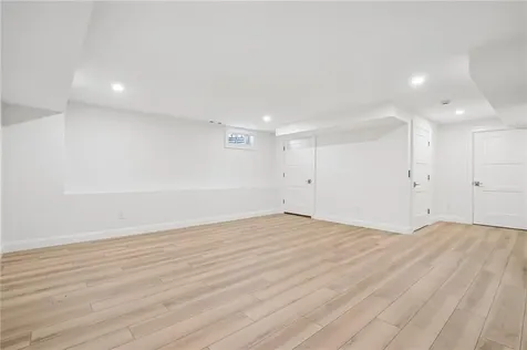 16 Lookout Lane Portsmouth RI 02871
