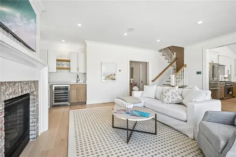 16 Lookout Lane Portsmouth RI 02871