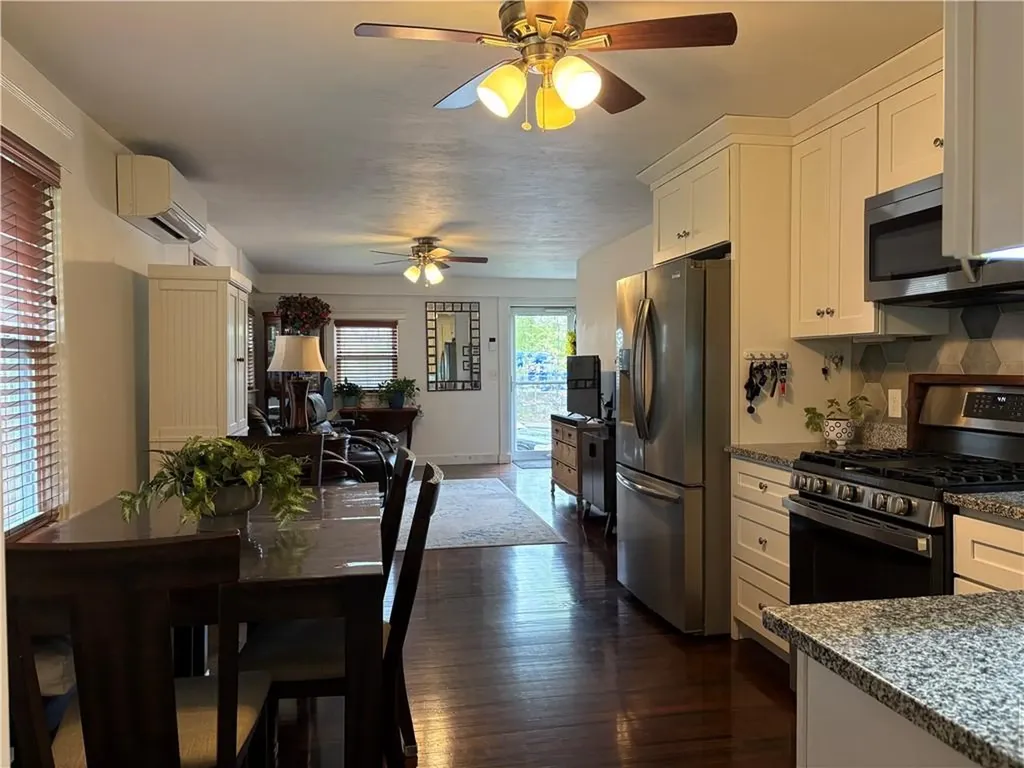 353 Massasoit Avenue East Providence RI 02914