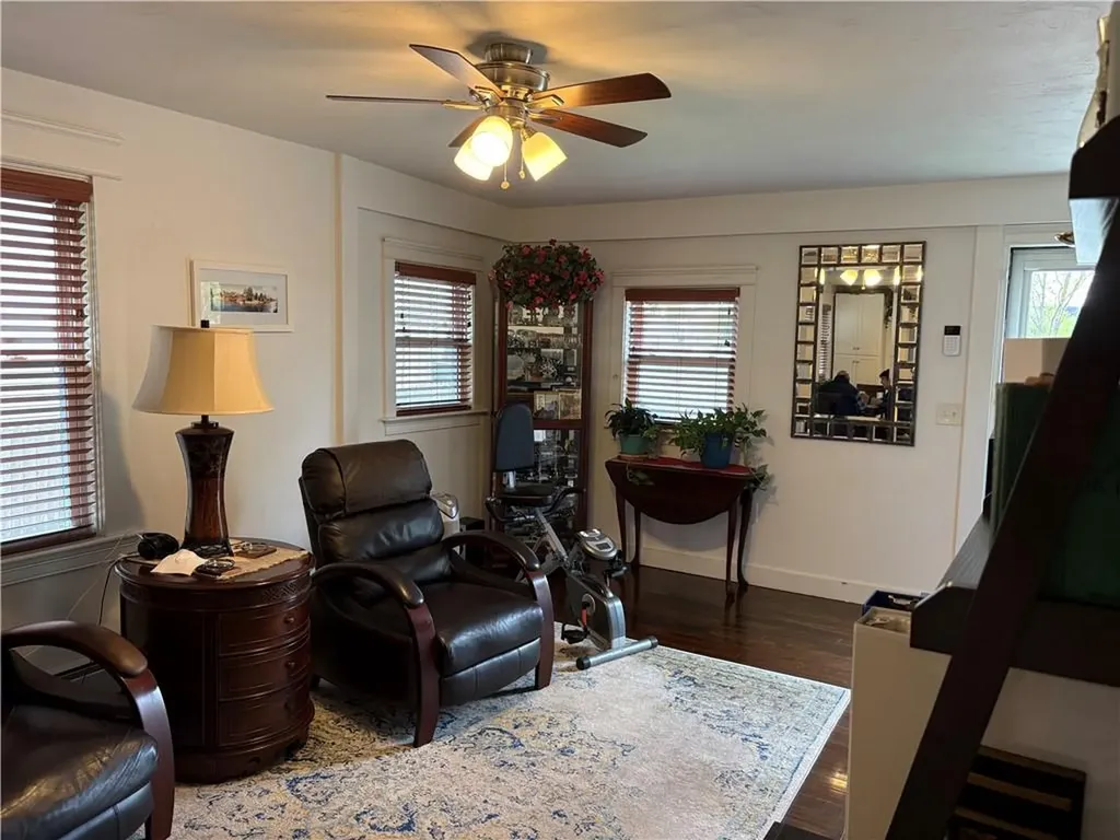 353 Massasoit Avenue East Providence RI 02914