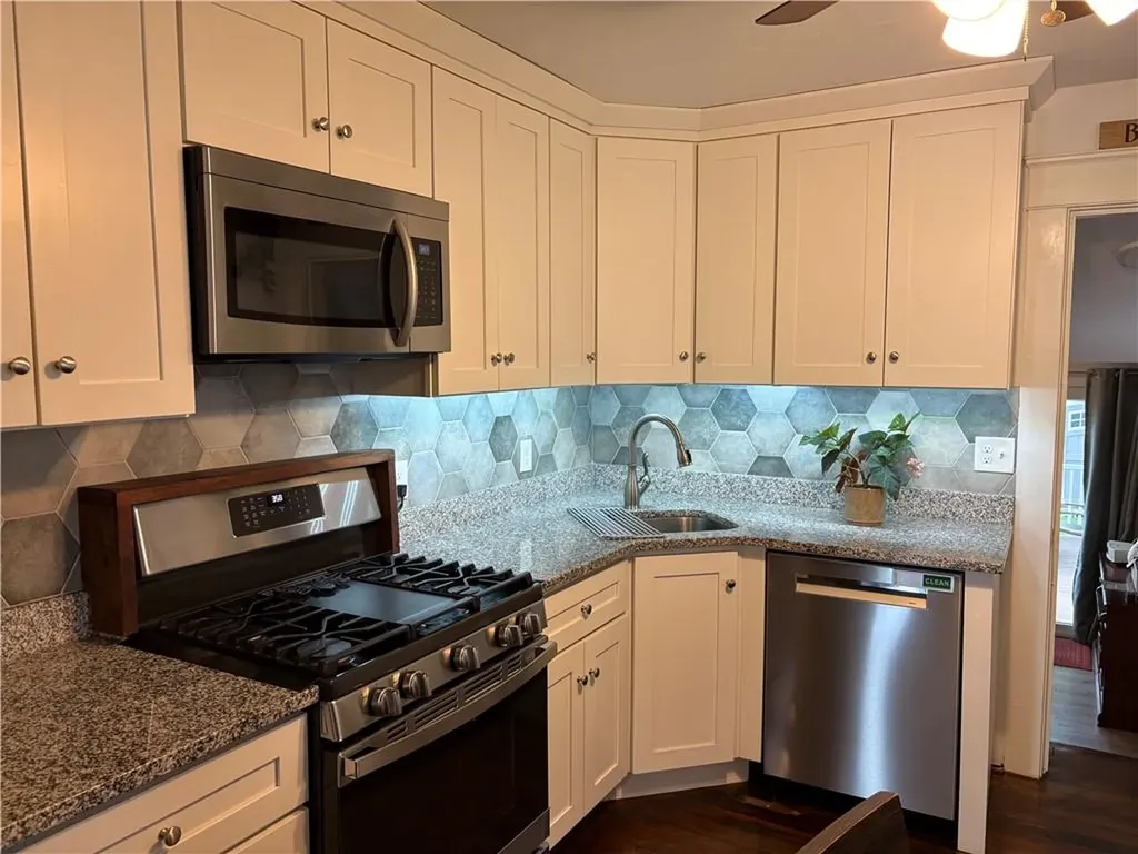 353 Massasoit Avenue East Providence RI 02914