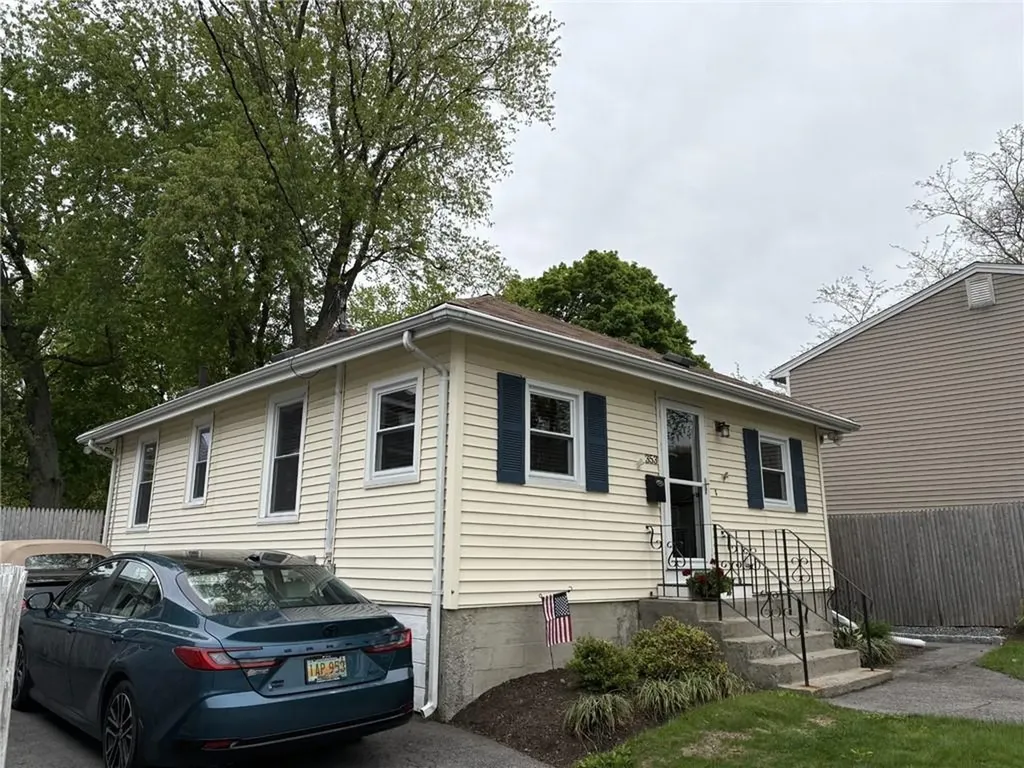 353 Massasoit Avenue East Providence RI 02914