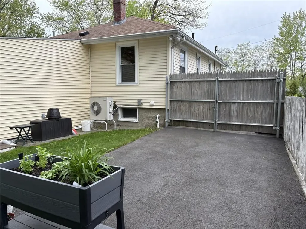 353 Massasoit Avenue East Providence RI 02914