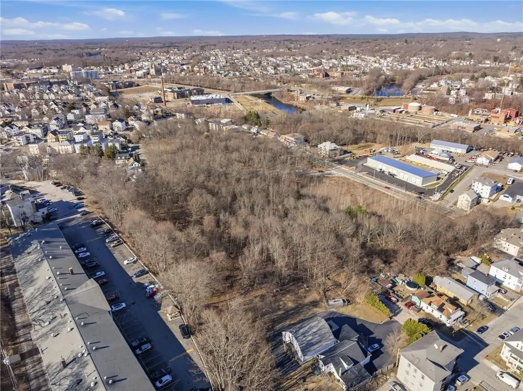 413 Manville Road Woonsocket RI 02895