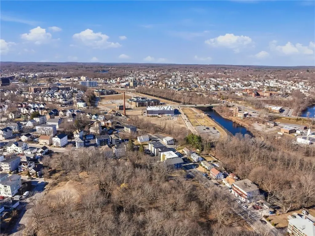 413 Manville Road Woonsocket RI 02895