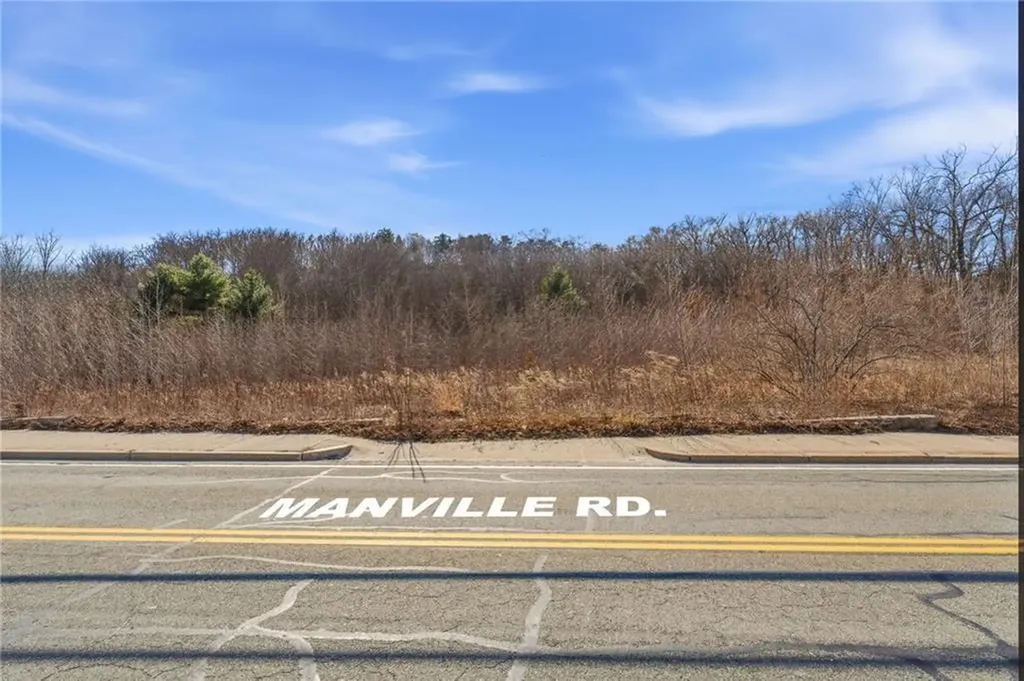 413 Manville Road Woonsocket RI 02895