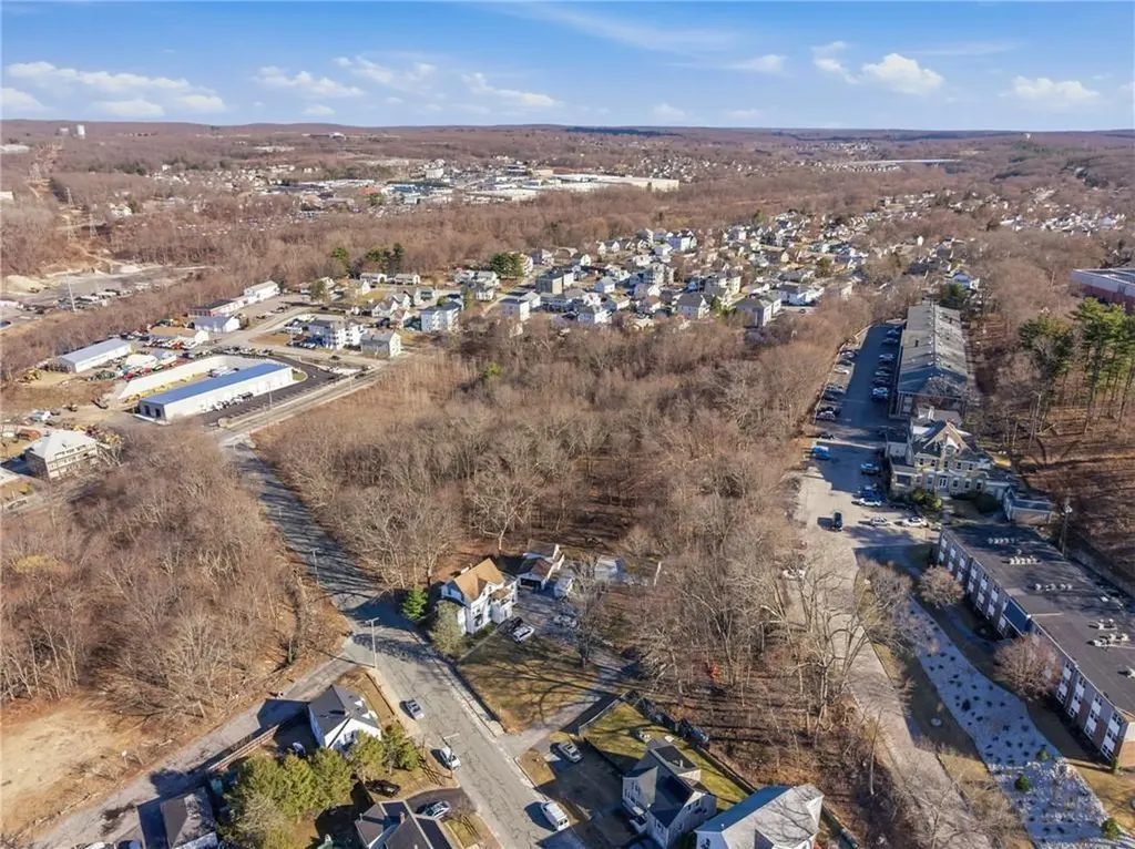 413 Manville Road Woonsocket RI 02895