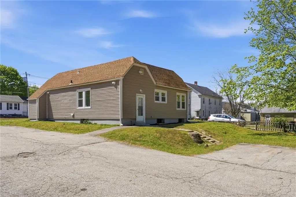 1567 Centerville Road Warwick RI 02886