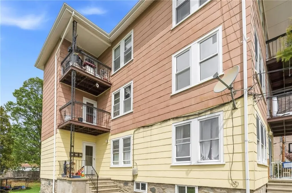 612 Rathbun Street Blackstone MA 01504