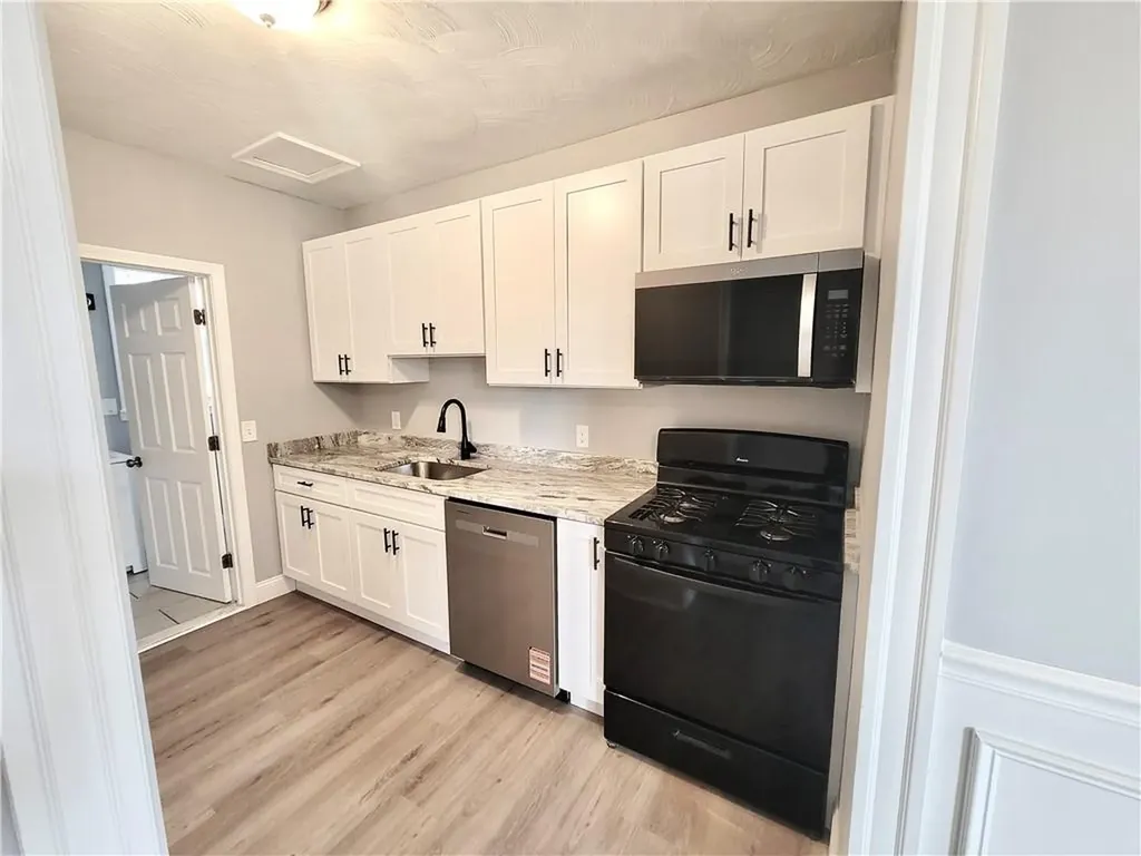 524 Charles Street Providence RI 02904