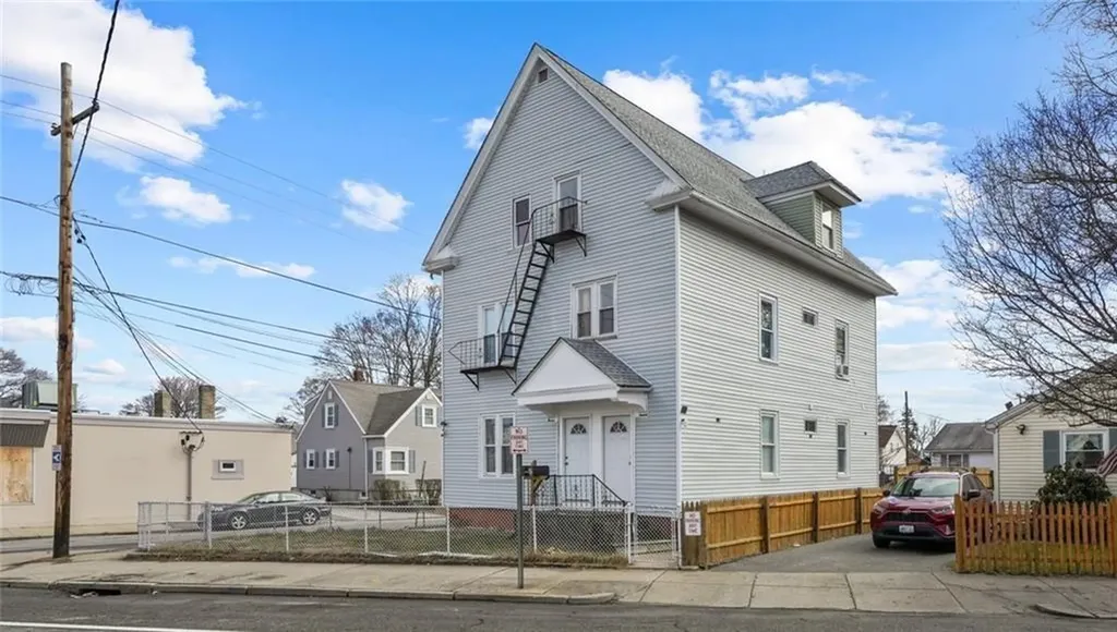 471 Smithfield Avenue Pawtucket RI 02860