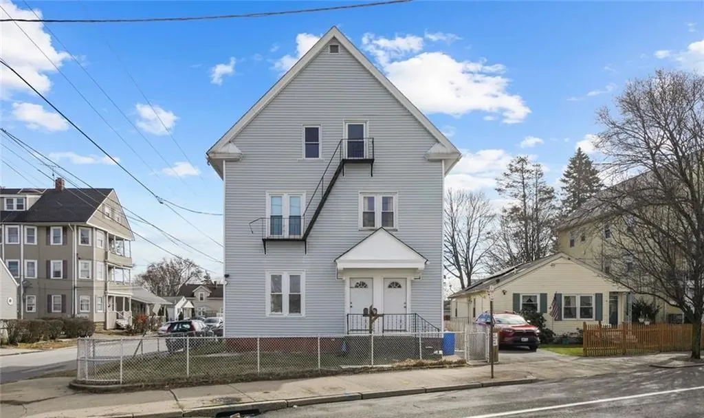 471 Smithfield Avenue Pawtucket RI 02860