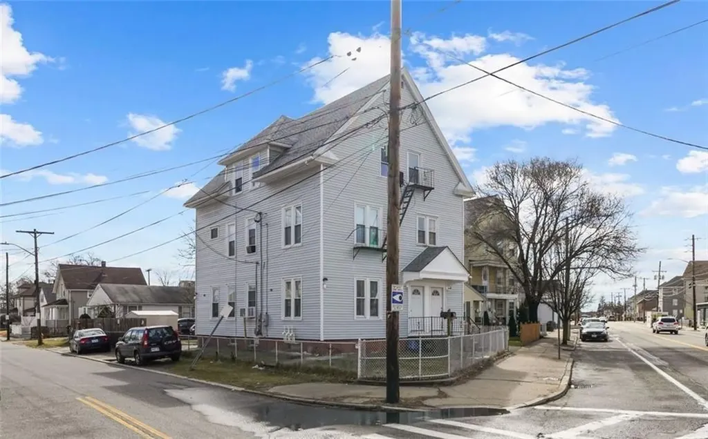 471 Smithfield Avenue Pawtucket RI 02860