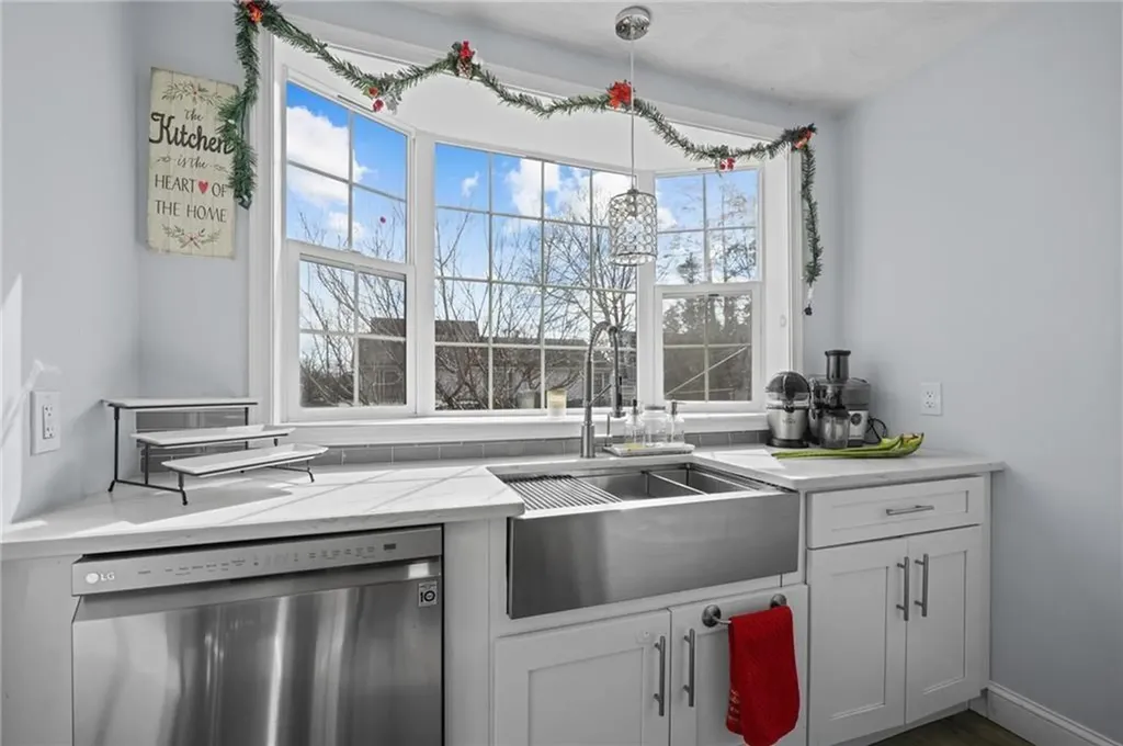 471 Smithfield Avenue Pawtucket RI 02860