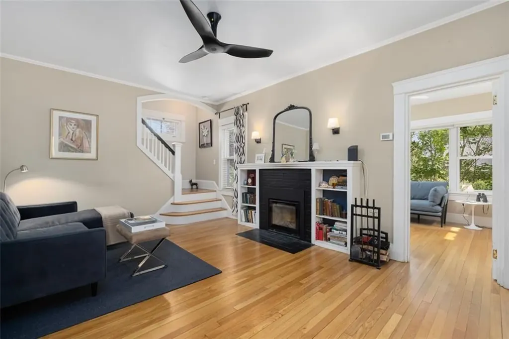 11 Glenwood Avenue Pawtucket RI 02860