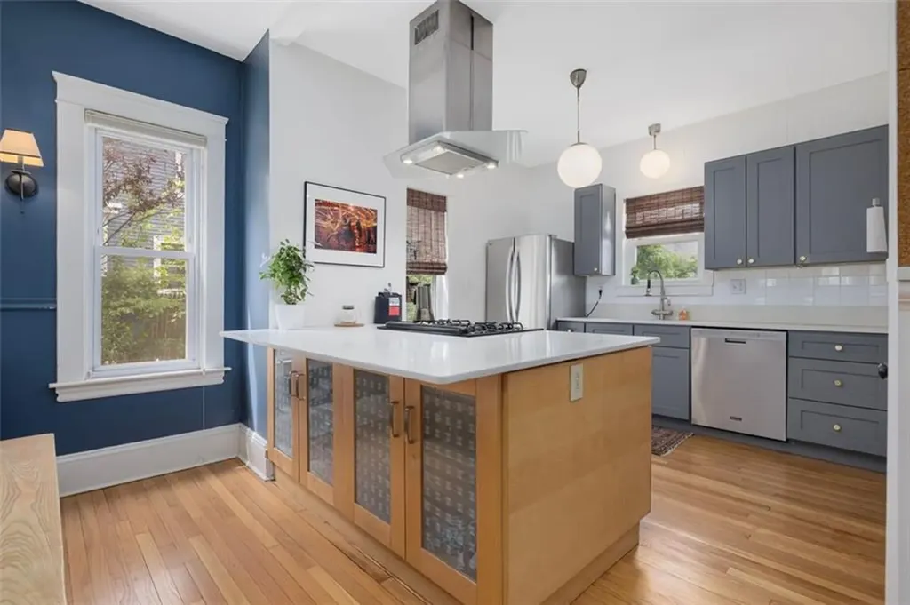 11 Glenwood Avenue Pawtucket RI 02860