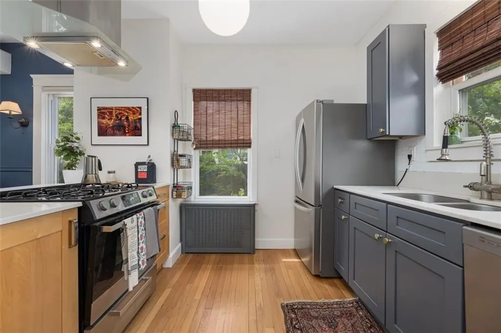 11 Glenwood Avenue Pawtucket RI 02860