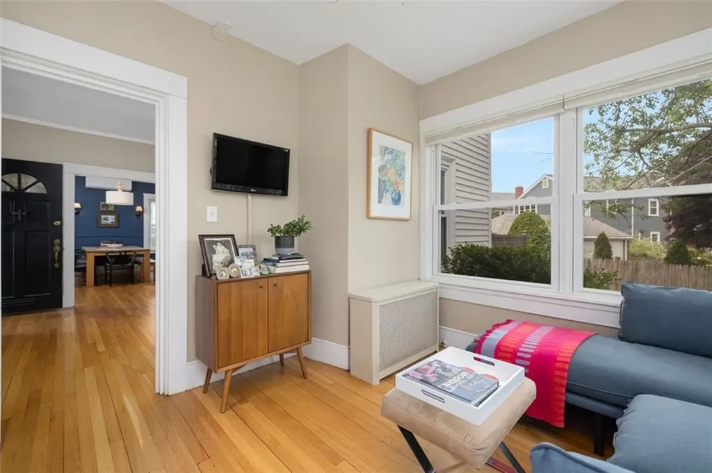 11 Glenwood Avenue Pawtucket RI 02860