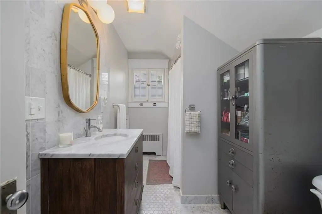 11 Glenwood Avenue Pawtucket RI 02860