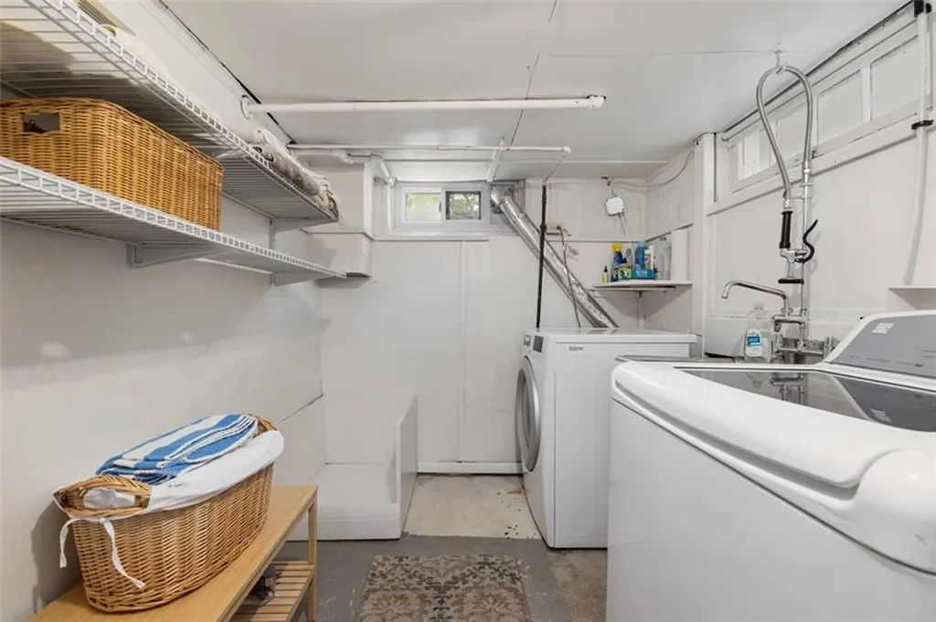 11 Glenwood Avenue Pawtucket RI 02860