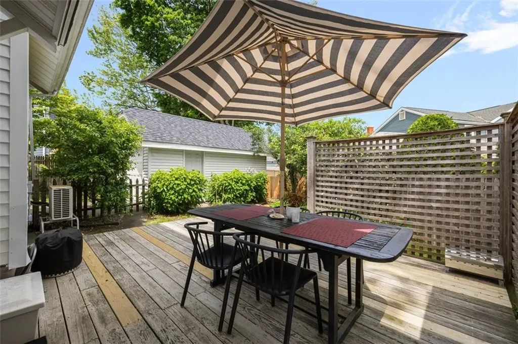 11 Glenwood Avenue Pawtucket RI 02860