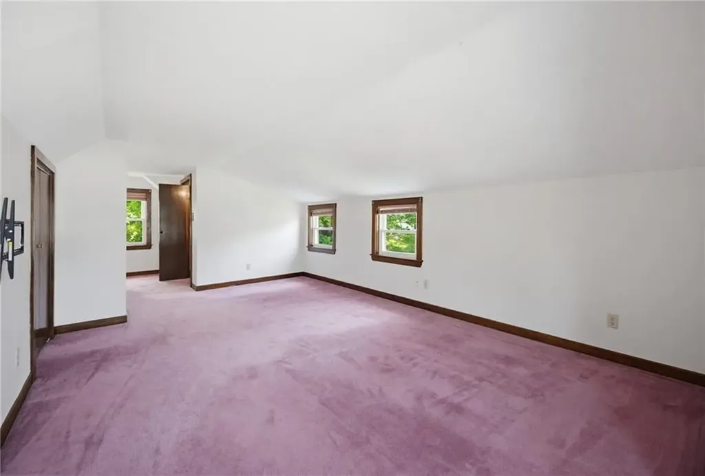 34 Farnum Street Tiverton RI 02878