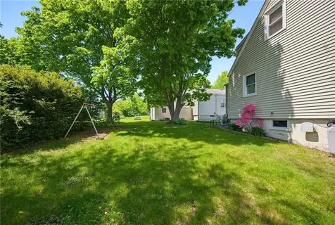 34 Farnum Street Tiverton RI 02878