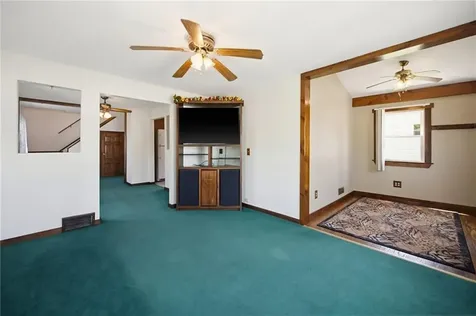 34 Farnum Street Tiverton RI 02878