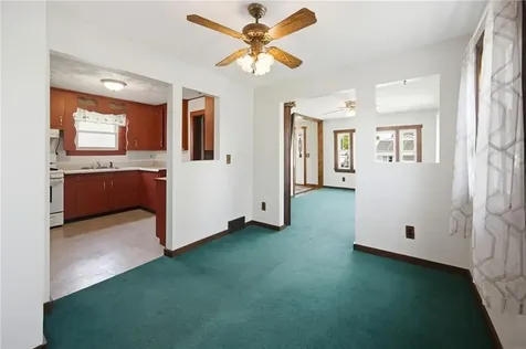34 Farnum Street Tiverton RI 02878