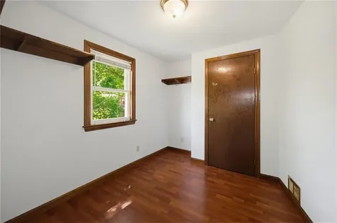 34 Farnum Street Tiverton RI 02878