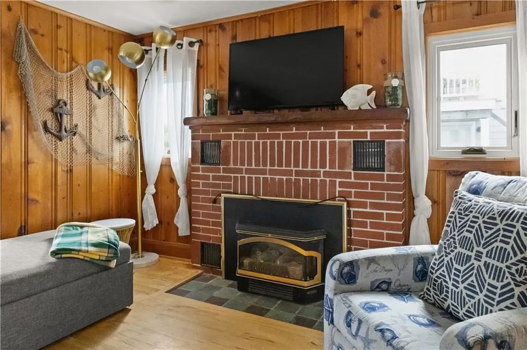 24 Dunes Road Narragansett RI 02882