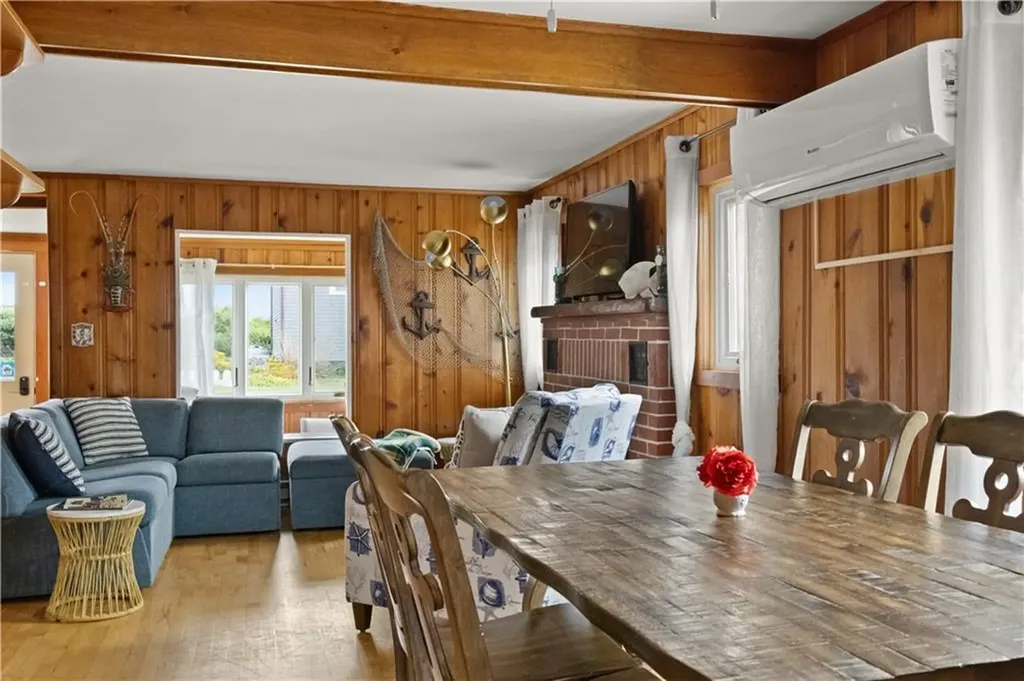 24 Dunes Road Narragansett RI 02882
