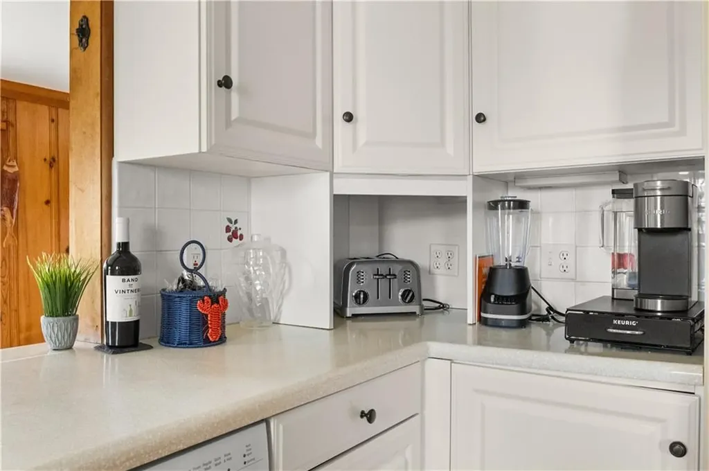 24 Dunes Road Narragansett RI 02882
