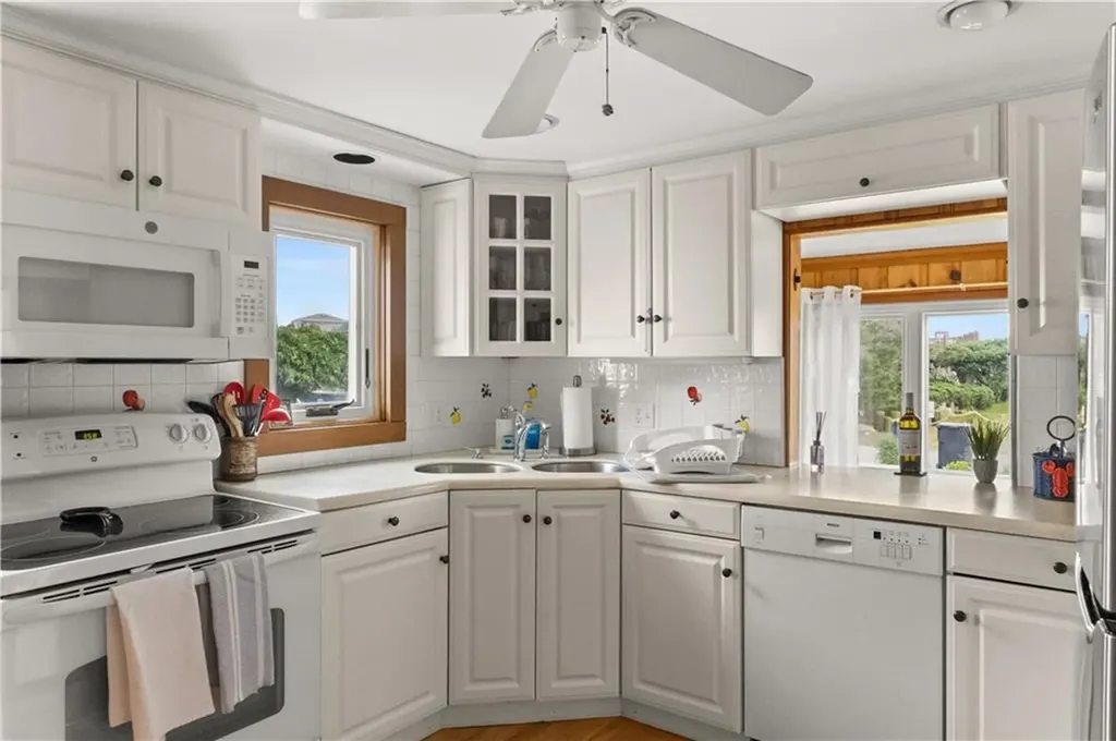 24 Dunes Road Narragansett RI 02882