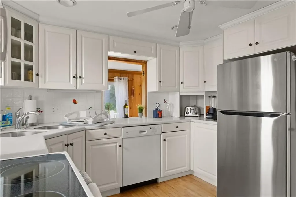 24 Dunes Road Narragansett RI 02882