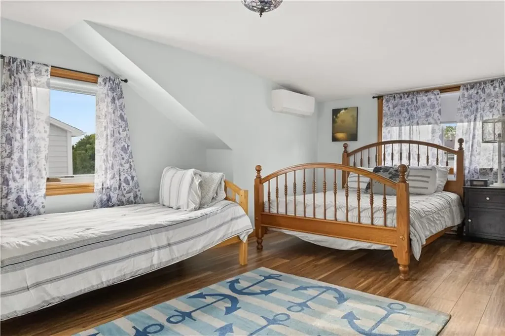 24 Dunes Road Narragansett RI 02882