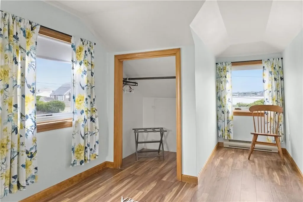 24 Dunes Road Narragansett RI 02882