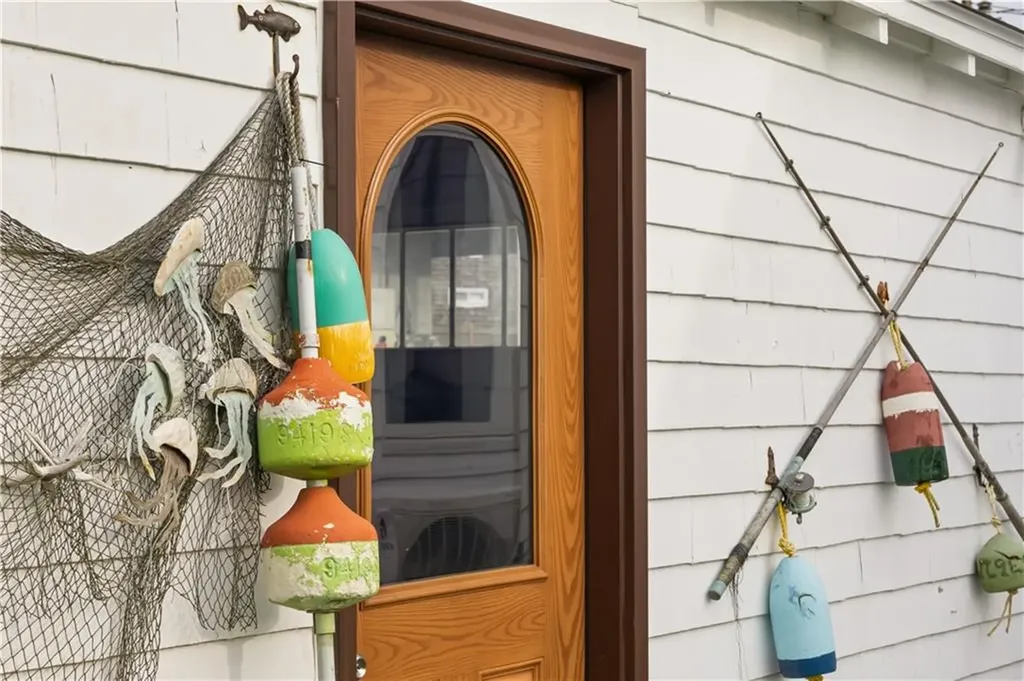 24 Dunes Road Narragansett RI 02882