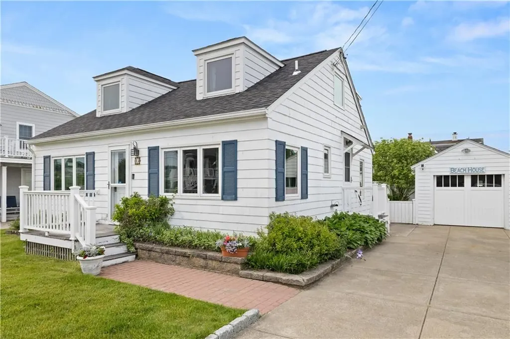 24 Dunes Road Narragansett RI 02882