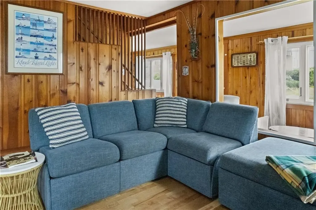 24 Dunes Road Narragansett RI 02882