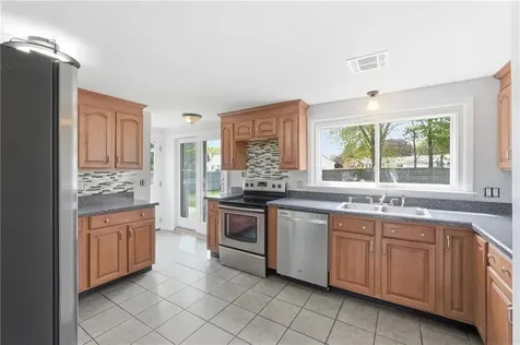 99 Potomac Road Warwick RI 02888