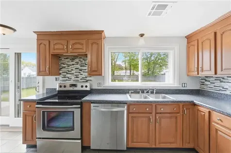 99 Potomac Road Warwick RI 02888
