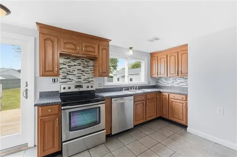 99 Potomac Road Warwick RI 02888