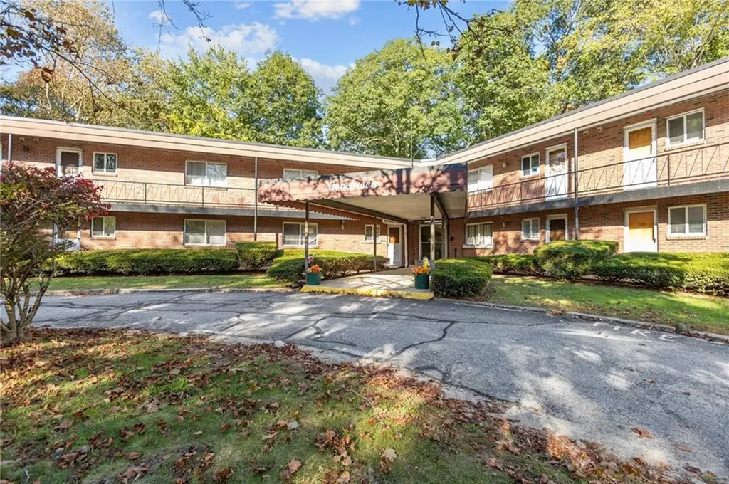 72 West Shore Road Warwick RI 02889