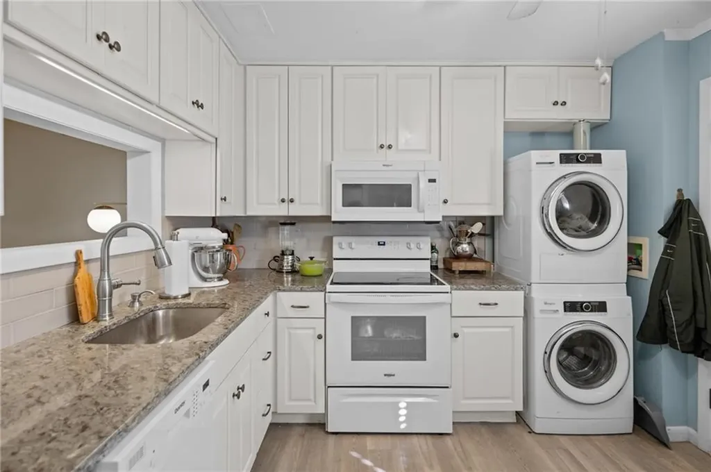 72 West Shore Road Warwick RI 02889
