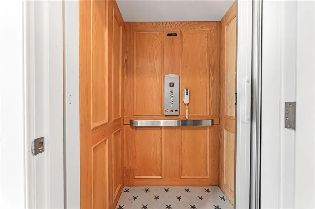 14 Pawcatuck Avenue Westerly RI 02891