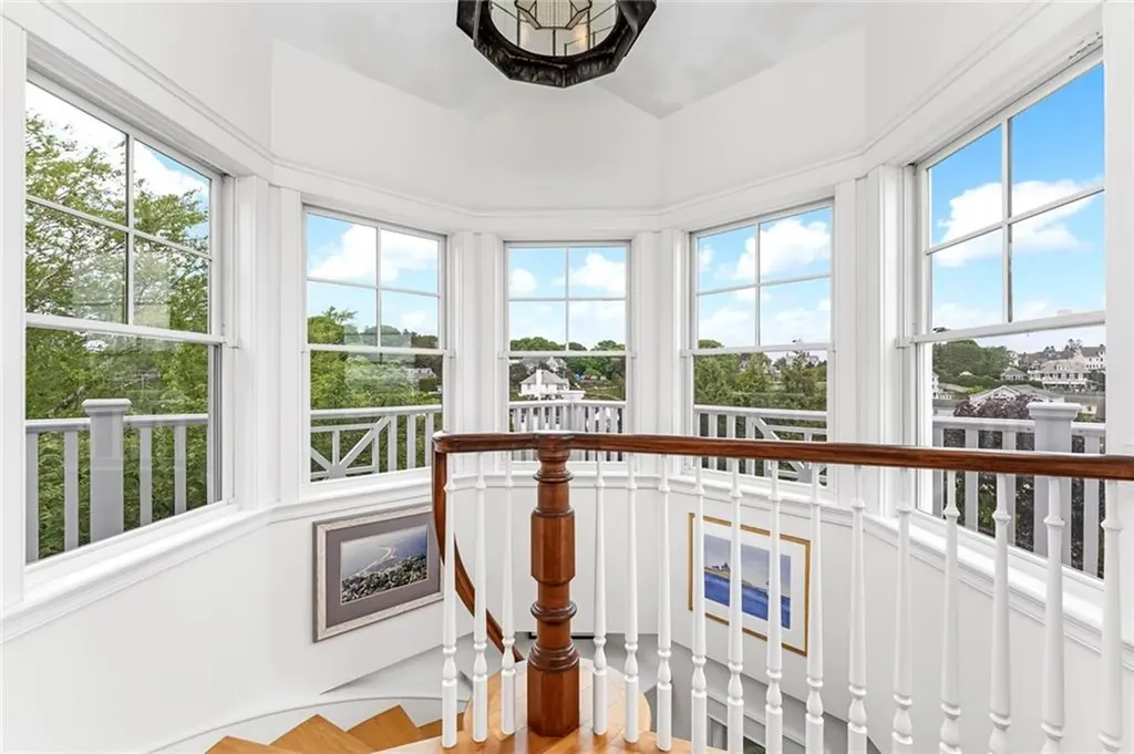14 Pawcatuck Avenue Westerly RI 02891