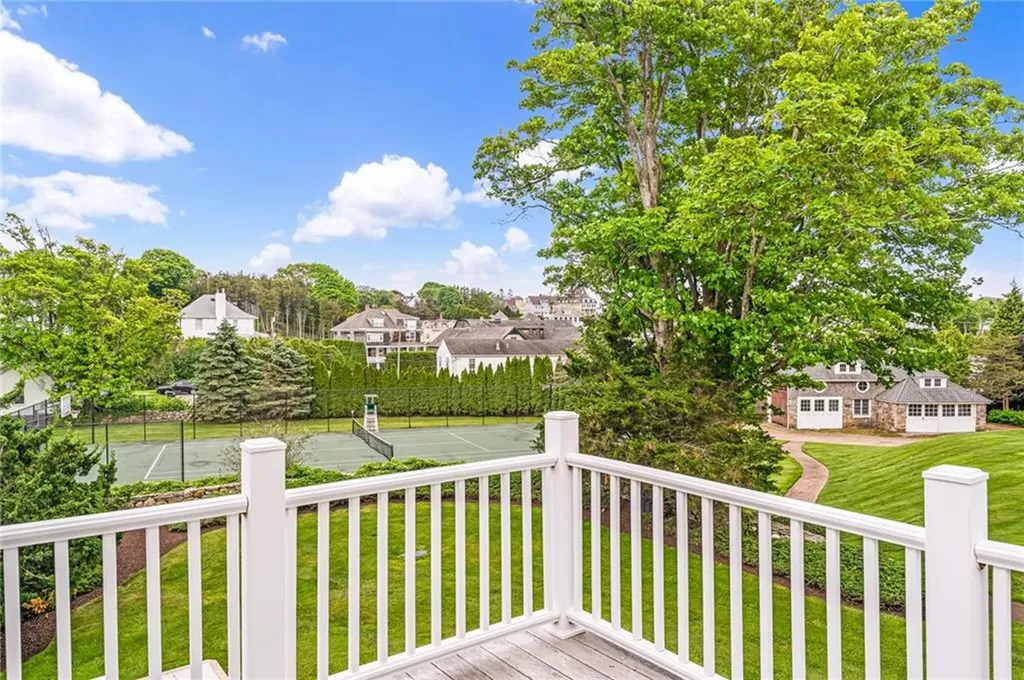 14 Pawcatuck Avenue Westerly RI 02891