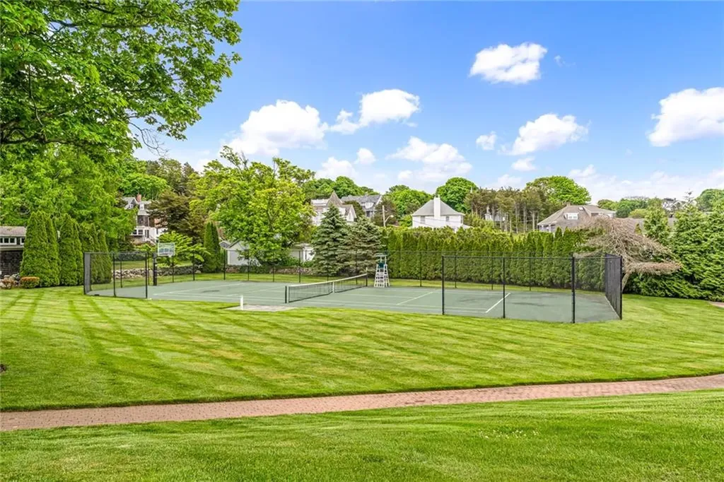 14 Pawcatuck Avenue Westerly RI 02891